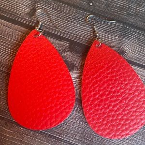 BRAND NEW TEAR DROP VALENTINE’s DAY EARRINGS